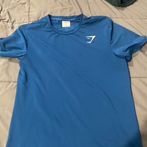 Small arrival blue tee